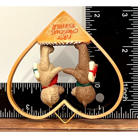 1988 HALLMARK KEEPSAKE ORNAMENT QX489-4 FIRST CHRISTMAS TOGETHER TEDDY BEAR - Picture 3 of 7